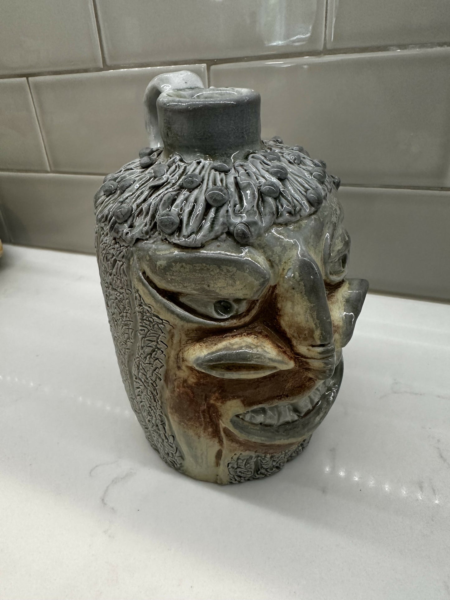 Face. Jug