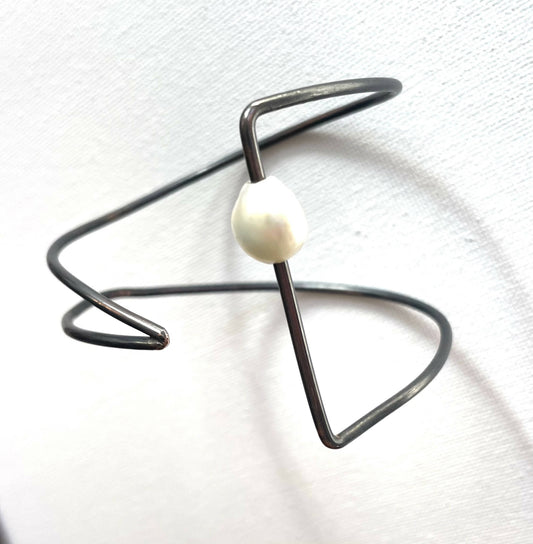 Tri bracelet with Pearl