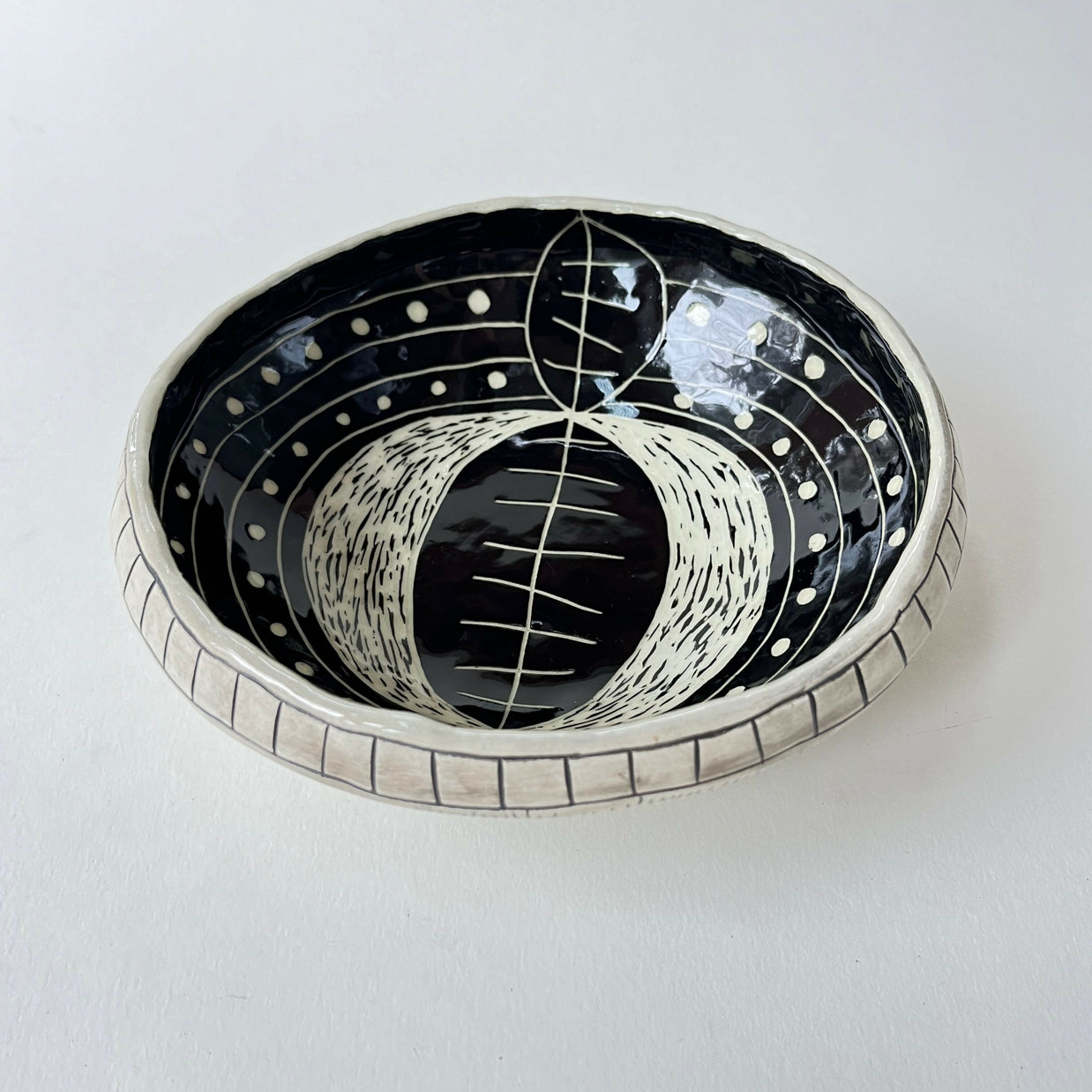Collared Bowl (650)
