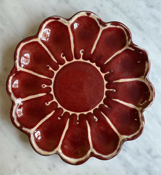 Flower shaped dish-red