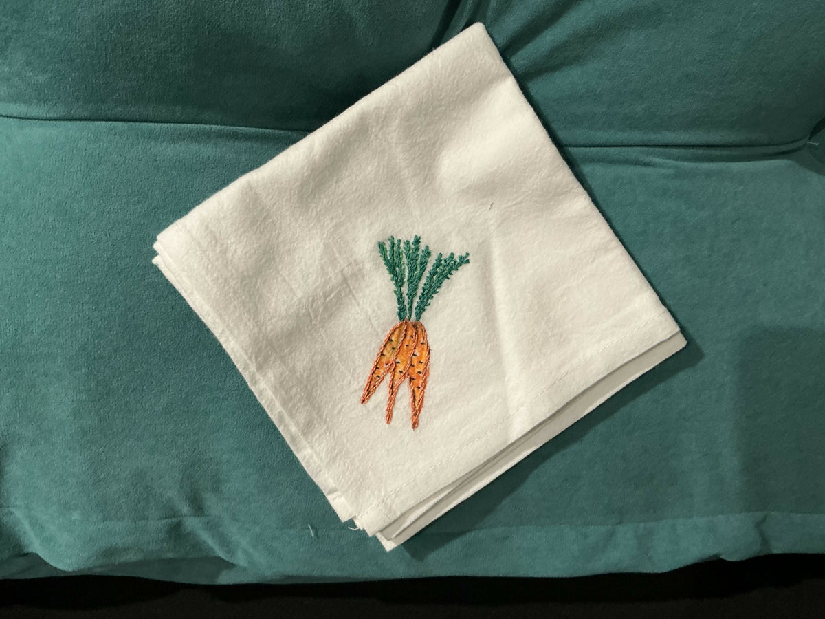 Carrots, large kitchen towel