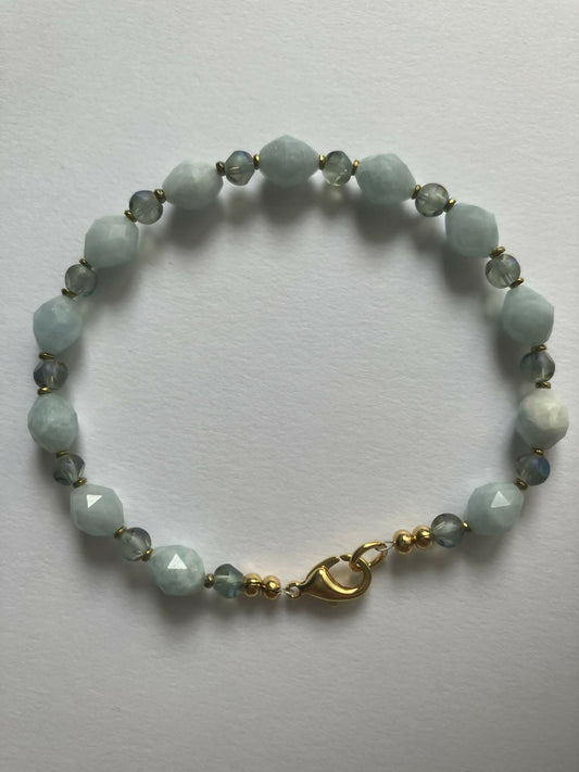 gemstone bracelet - aquamarine