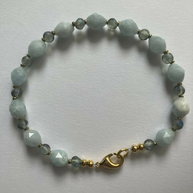 gemstone bracelet - aquamarine