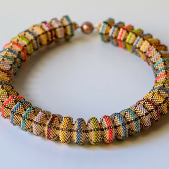 Hexagon Puff Necklace