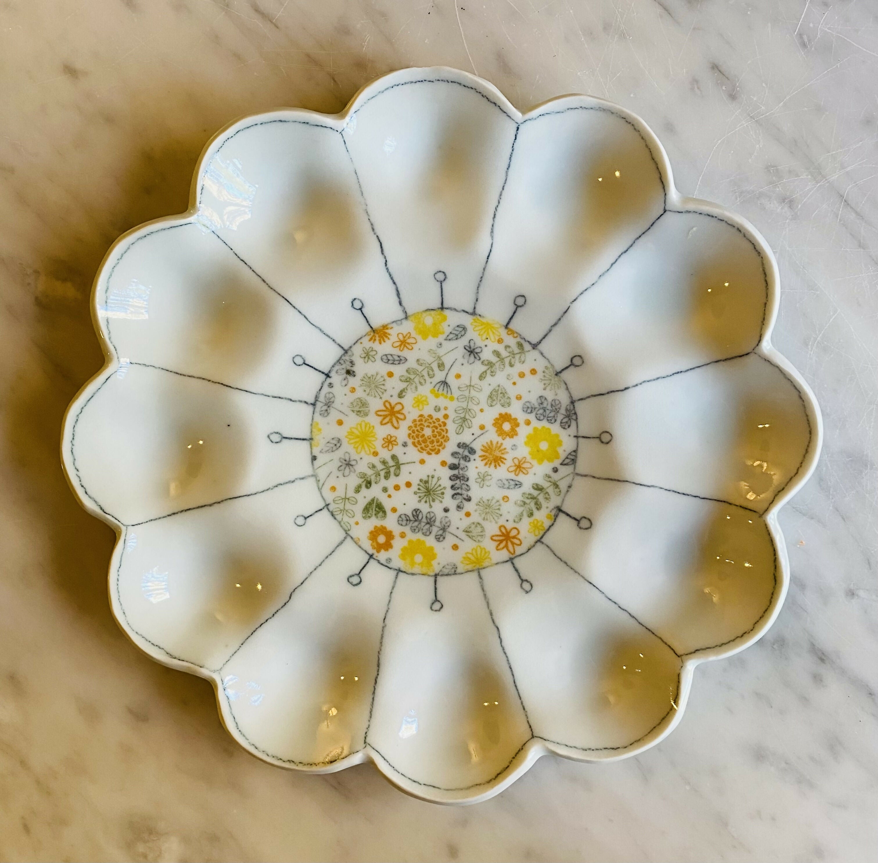 Flower shaped dish-flowers