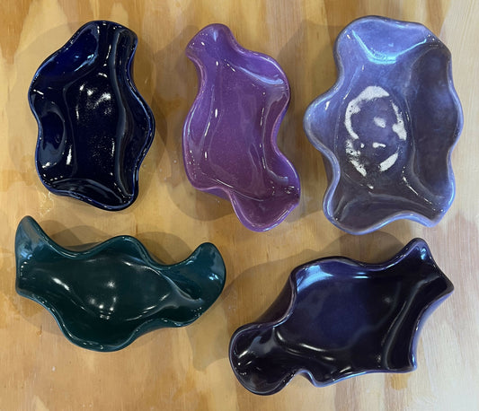 MEDIUM - wavy ceramic dish