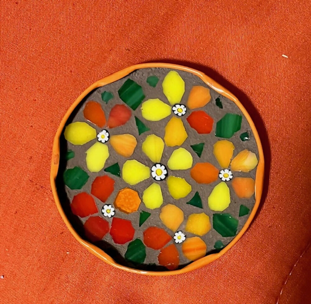 Mosaic Ornaments: Mosaic in Jar Lids