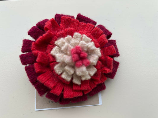Flower Pin - Wool Brooch