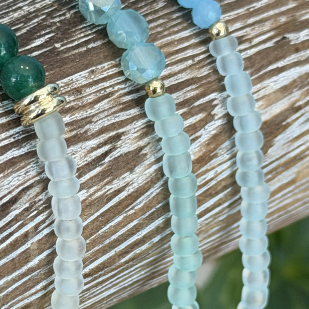 Single Bracelet Delicate Blue Glass