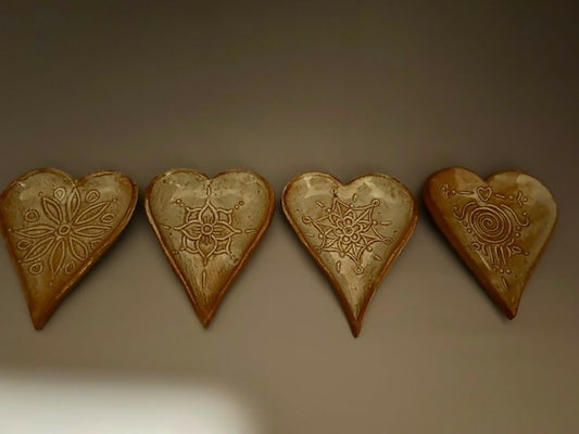 heart trinket bowls - close up 1