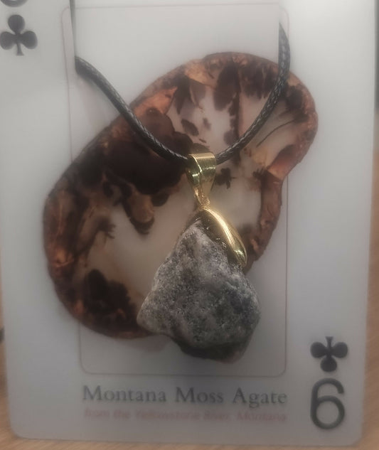 Rock crystal necklace