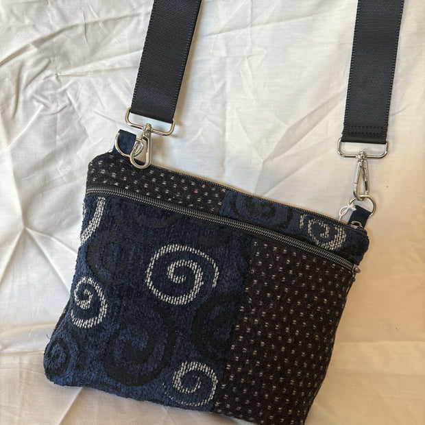 3zip purse- black and swirl pattern