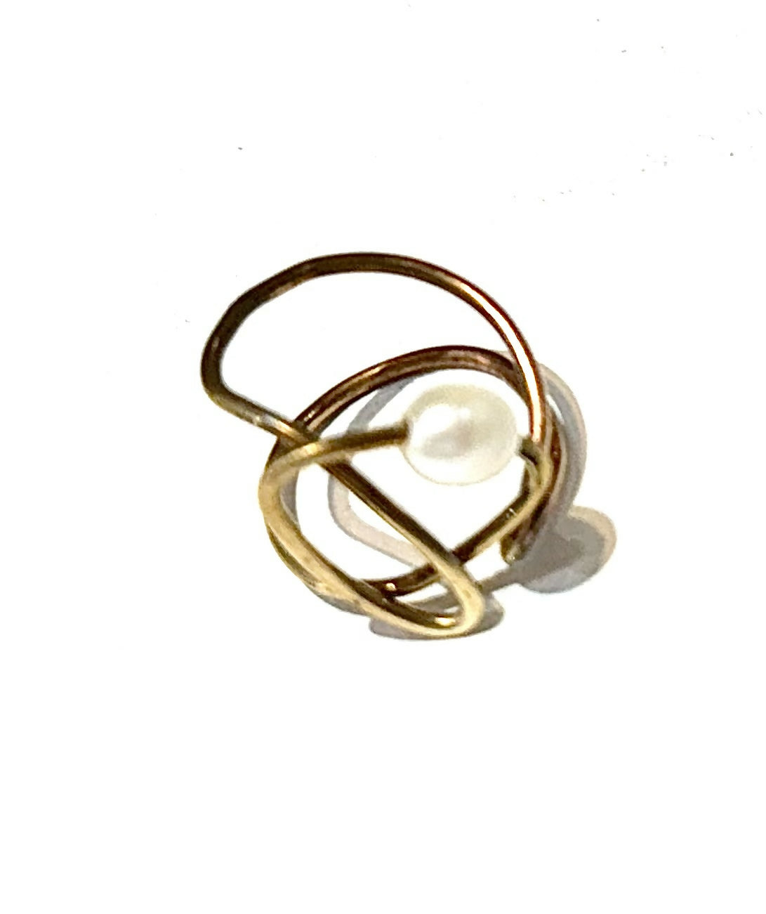 Swirl ring with pearl