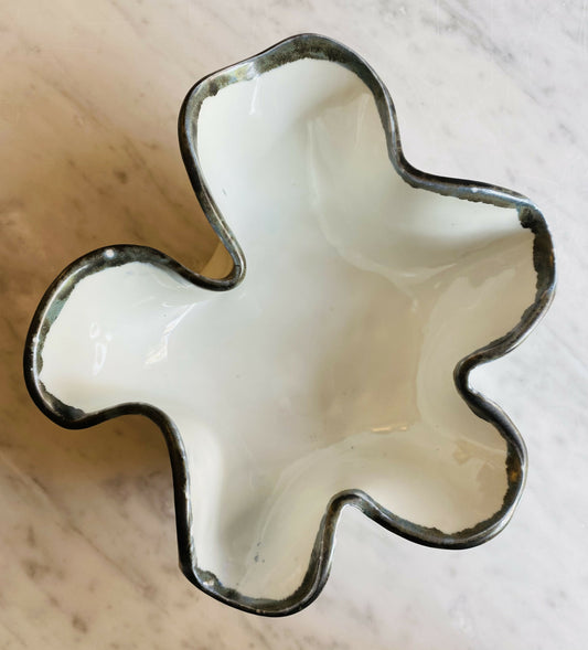 Swirly bowl-B&W