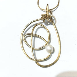 Swirl pendants with pearl