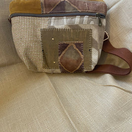 Three zip two tone purse w appliqué