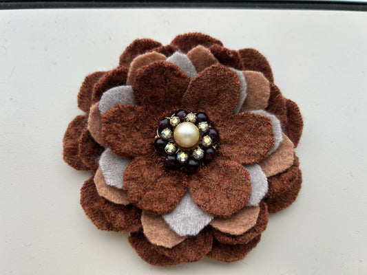 Flower Pin - Wool Brooch