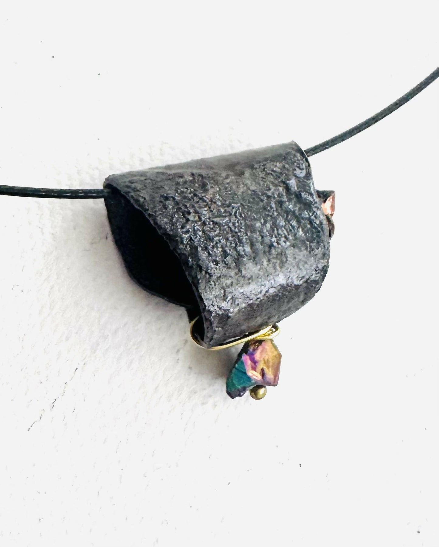 Reticulated pendants