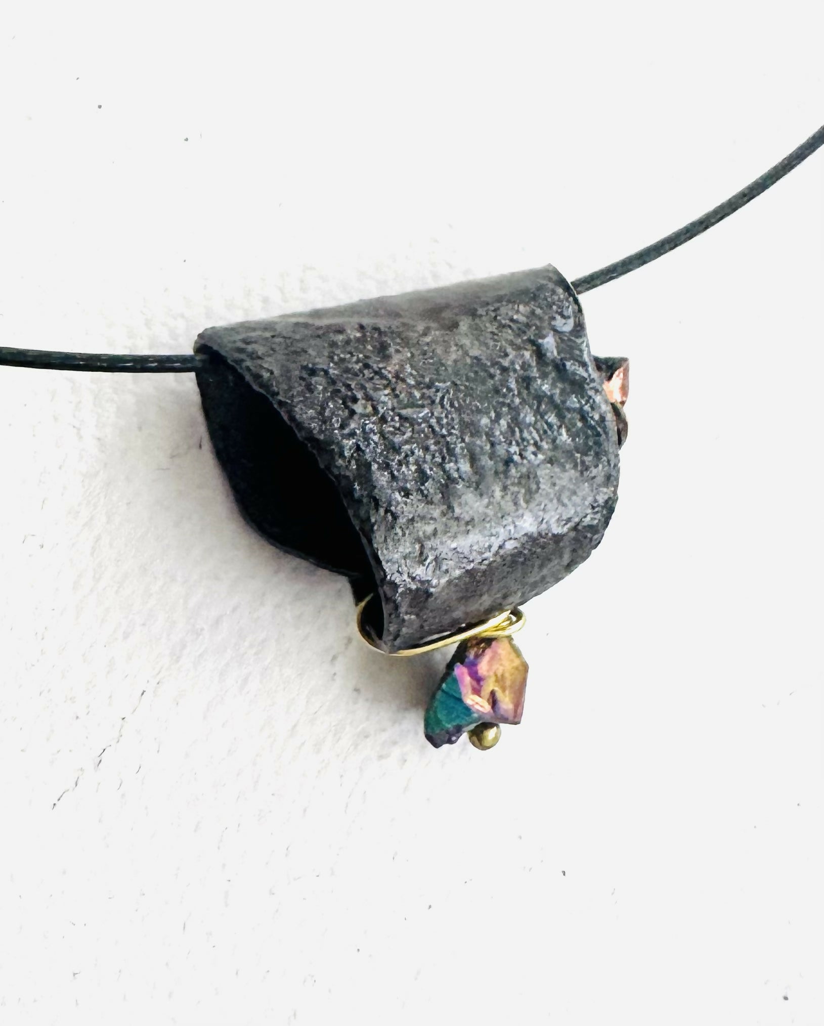 Reticulated pendants