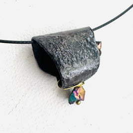Reticulated pendants