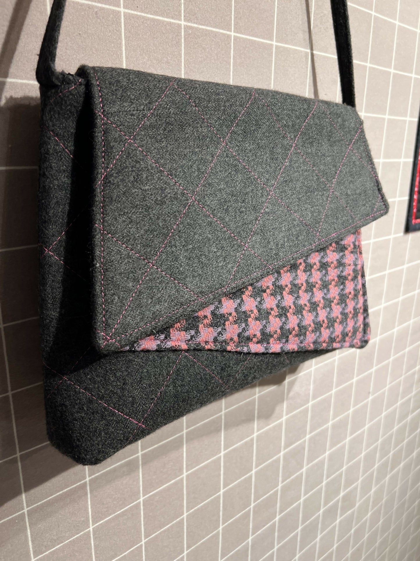 Vintage-style handbag