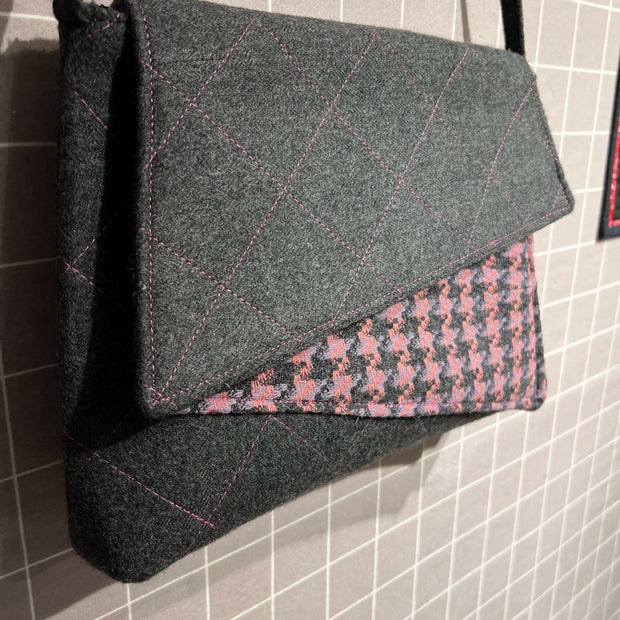 Vintage-style handbag