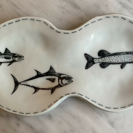 Small 2 section dish-fish