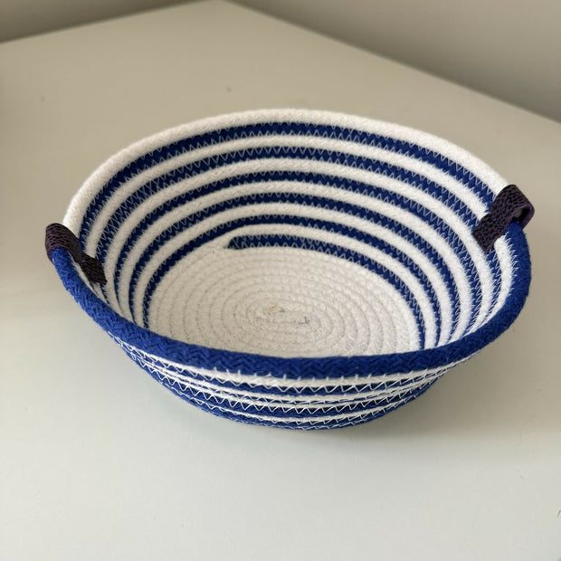 Coiled rope vessel - white and blue striped