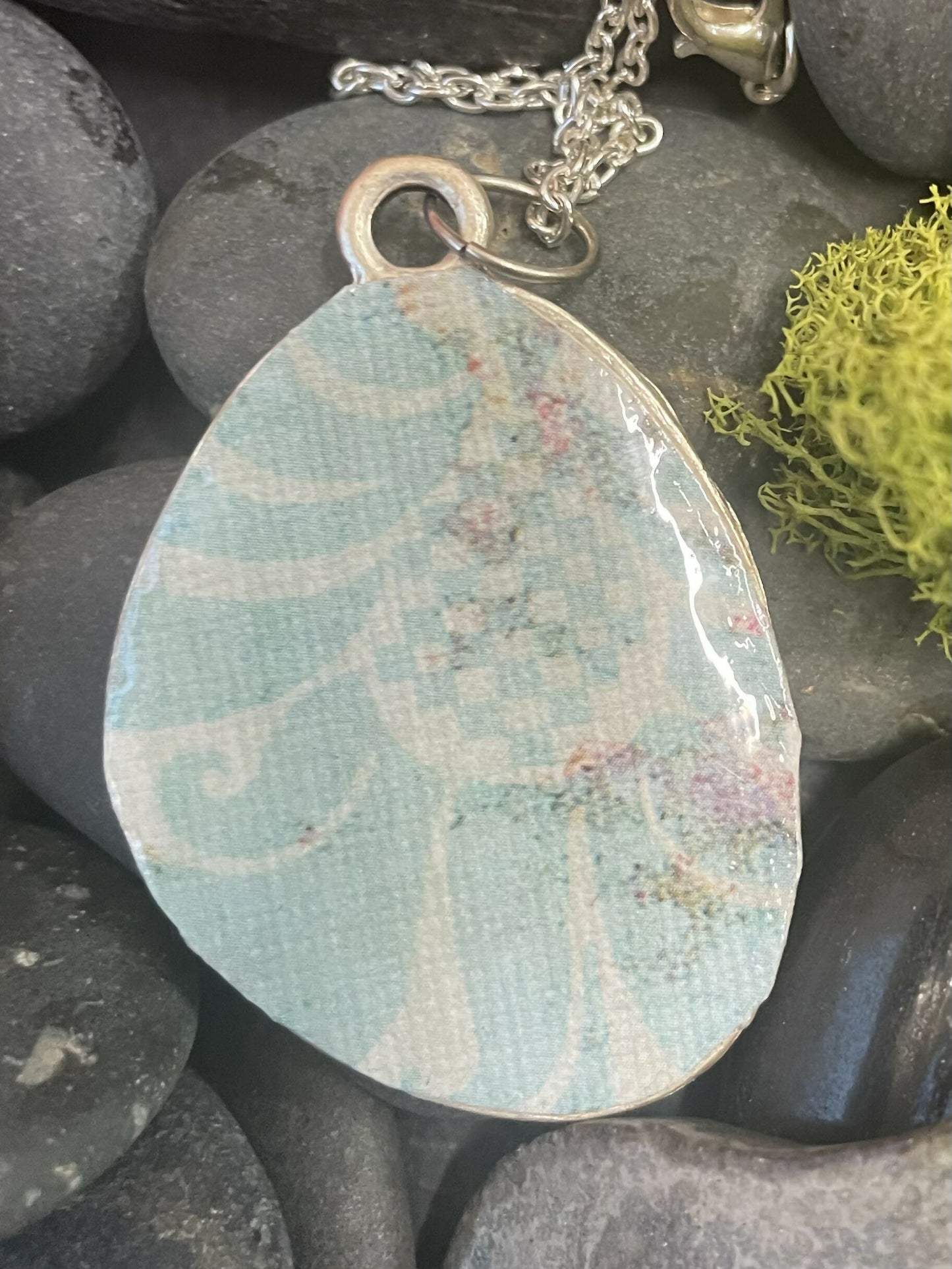 Everyone's favorite tropical bird pendant