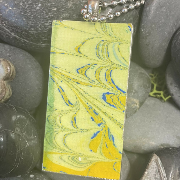 Happy little flower pendant