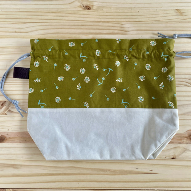 Drawstring Tote in Daisy