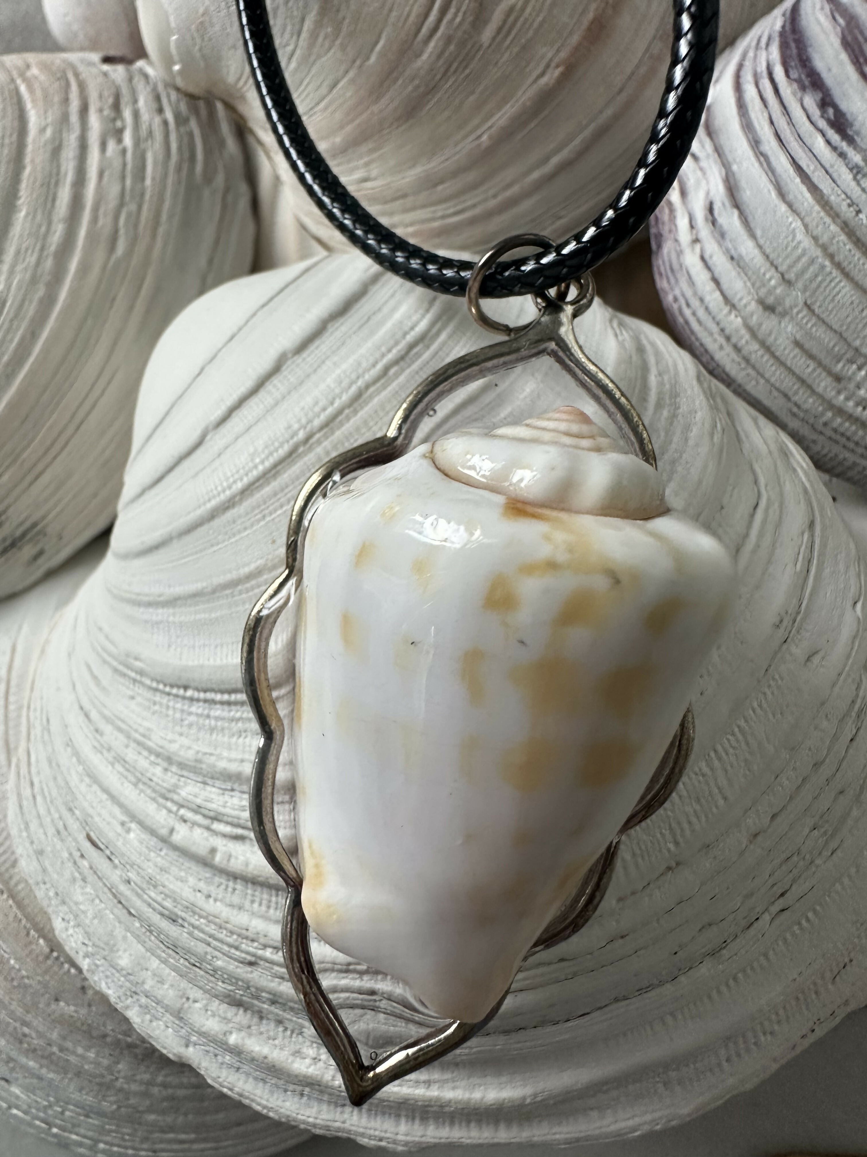 Strawberry Conch Shell Pendant Necklace