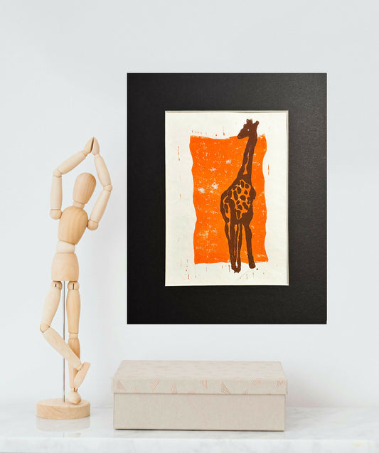 Giraffe_linoprint_desk