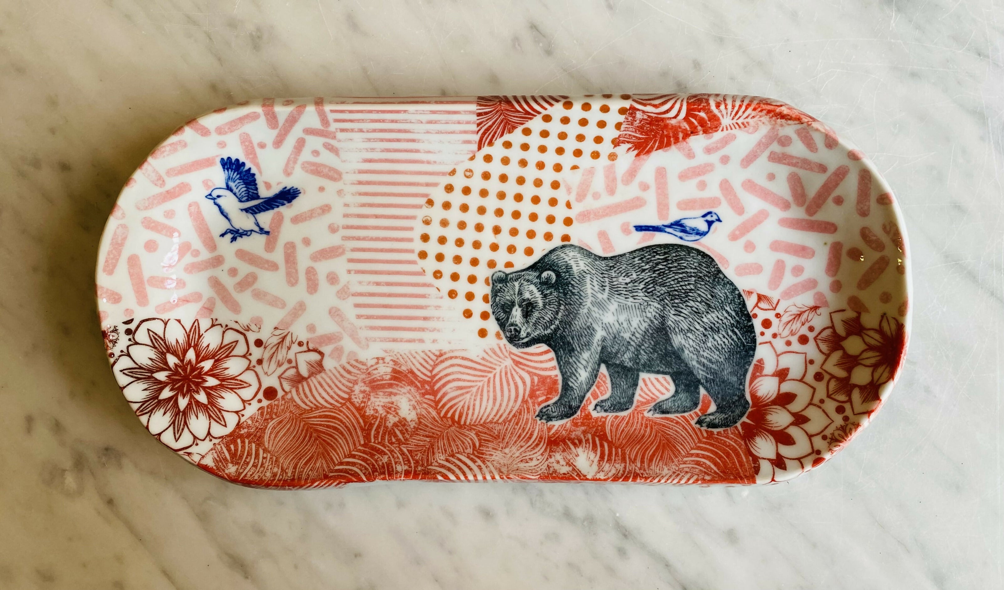 Oval dish-bear