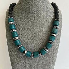 Beaded necklace - teal/black/white