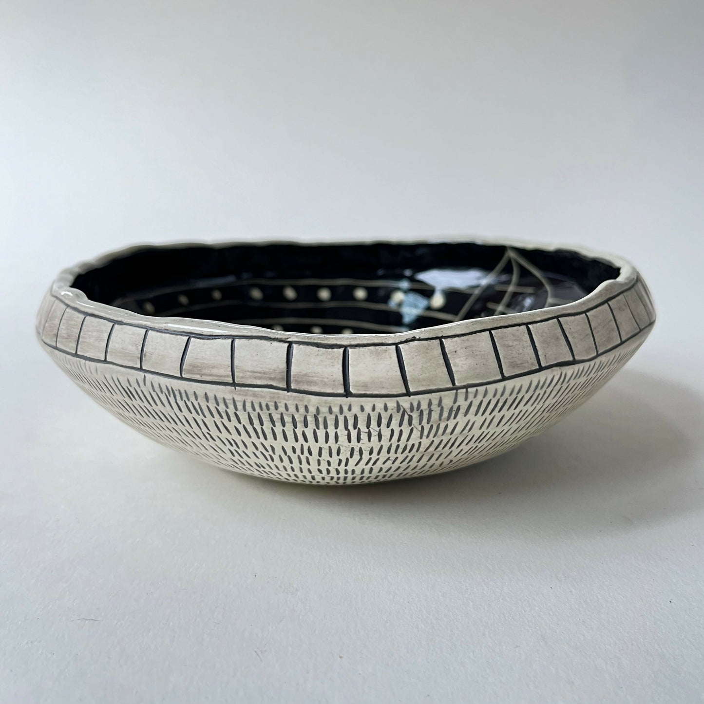 Collared Bowl (650)