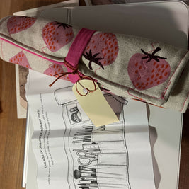 Rollie wrap/roll up pouch strawberries