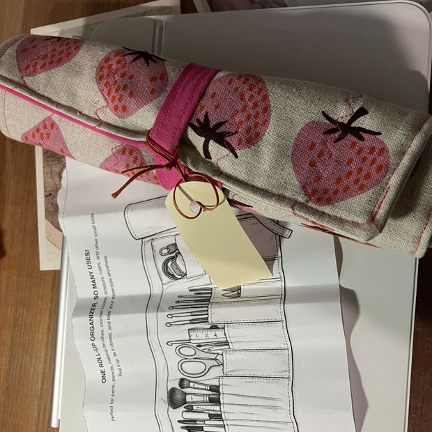 Rollie wrap/roll up pouch strawberries