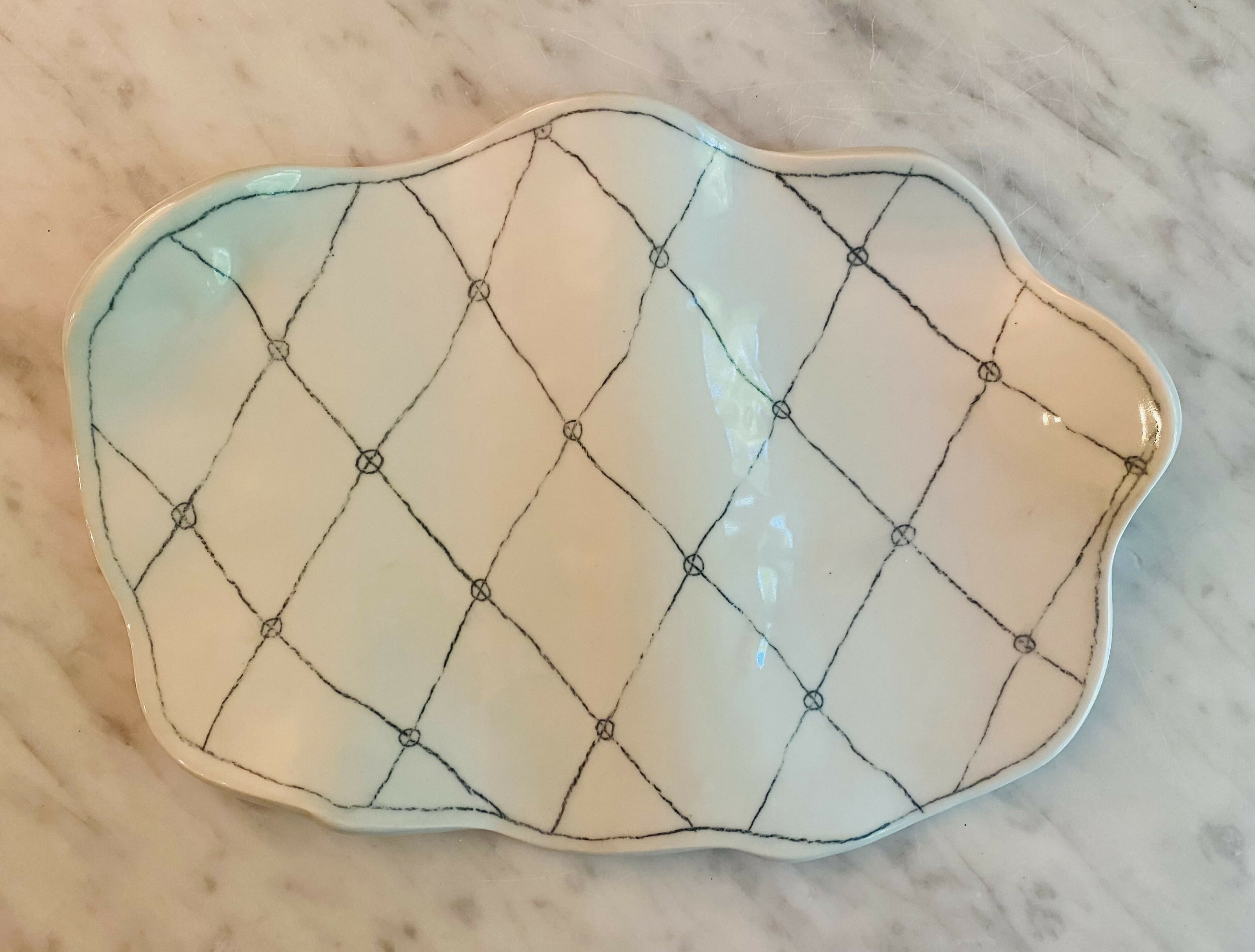 Wavy charcut. platter