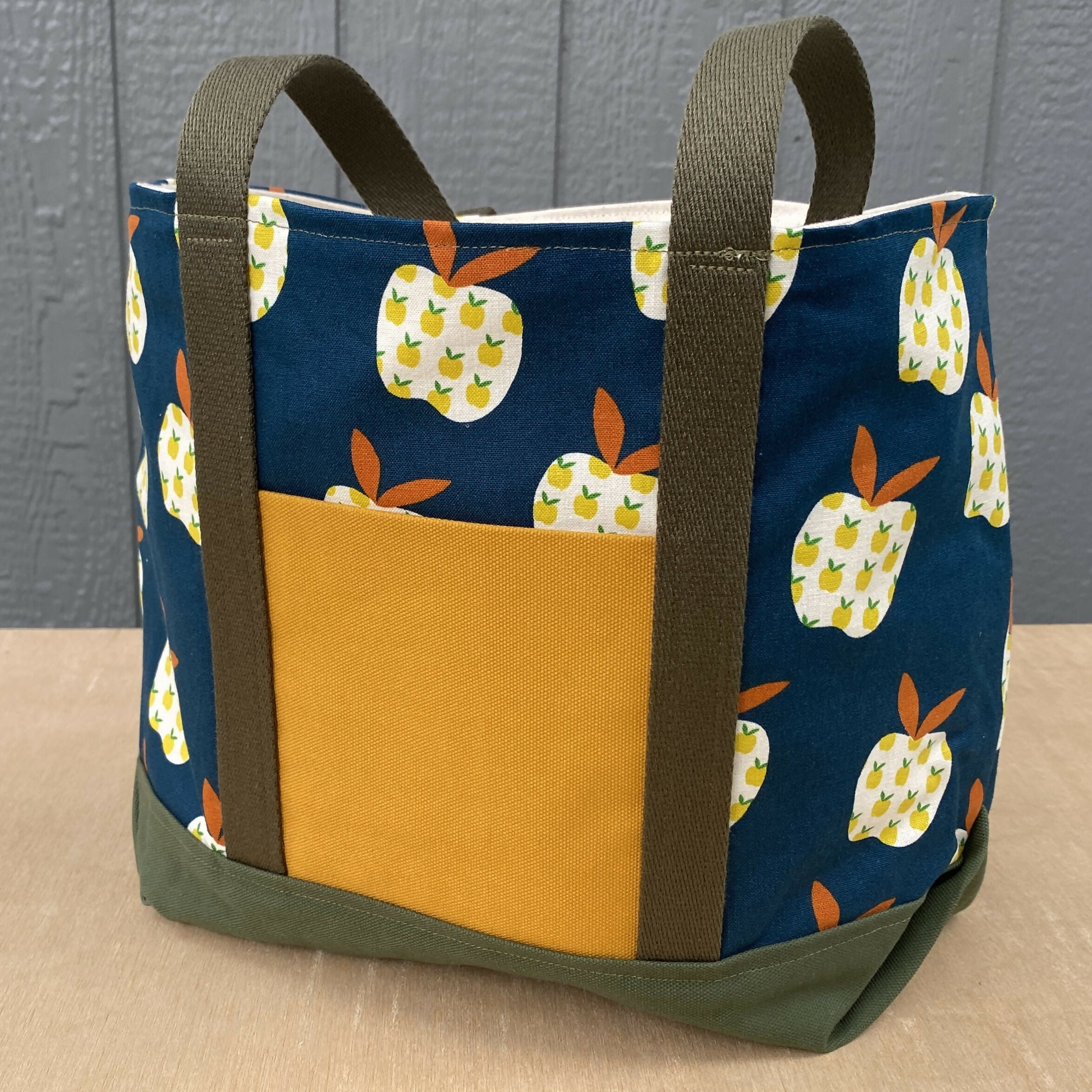 Tiny Tote in Big Apple
