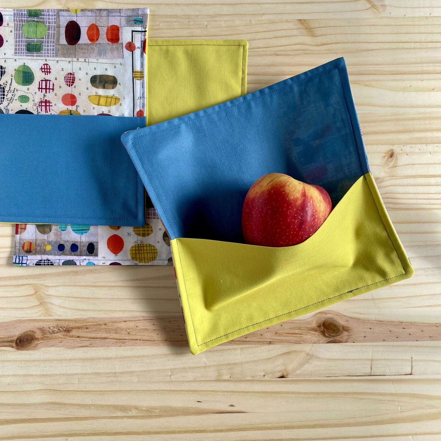 Lunch Box Napkin Set in Peekaboo