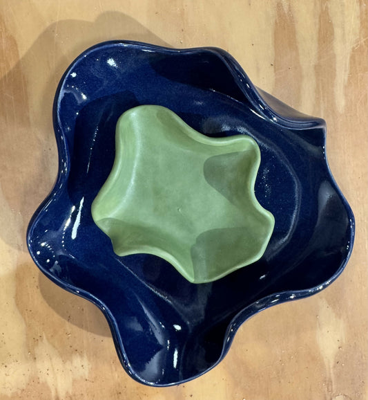 MEDIUM - wavy ceramic dish