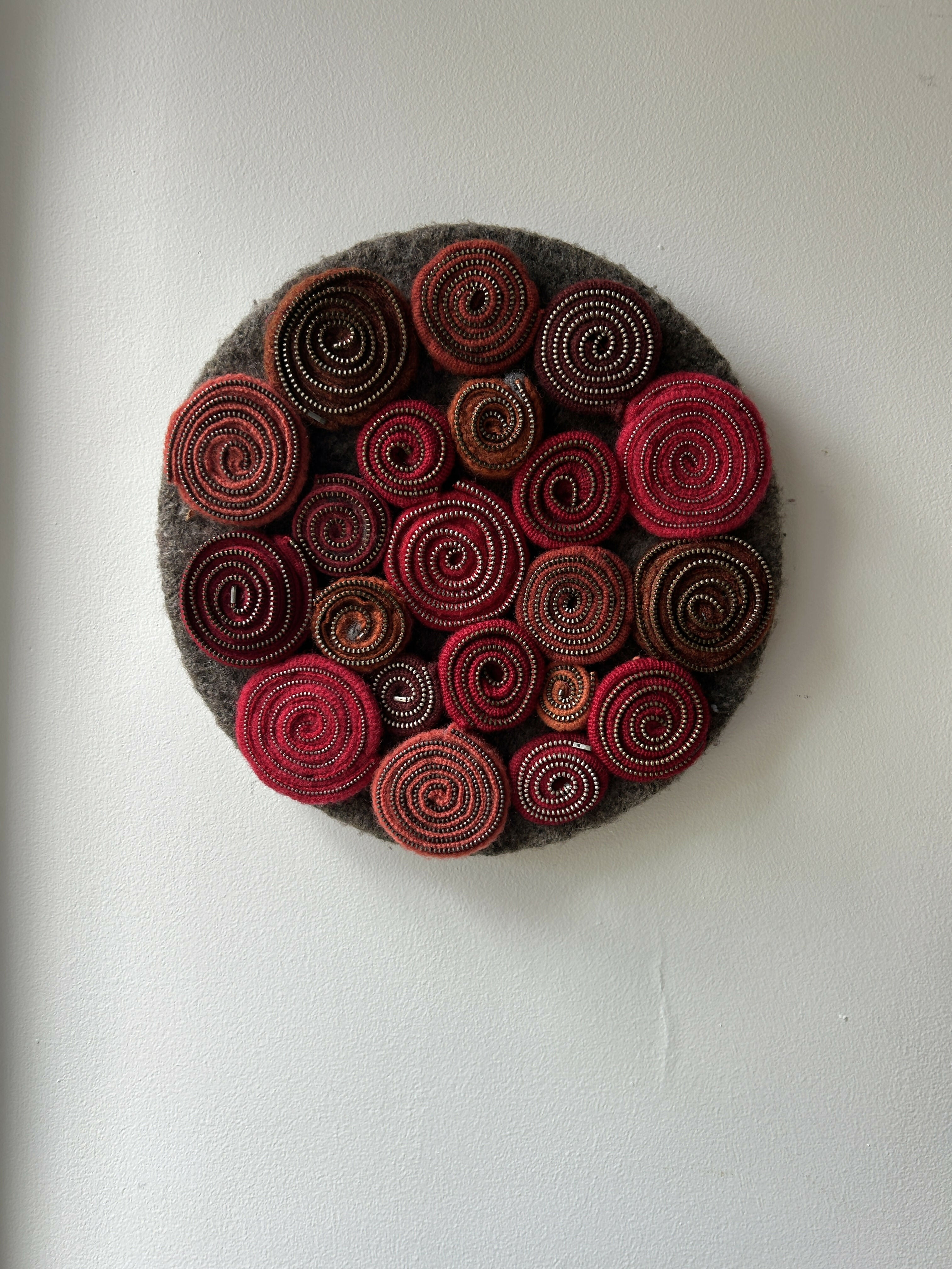 Zipper Wreath Reds