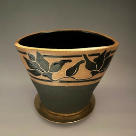 vase - black flowers