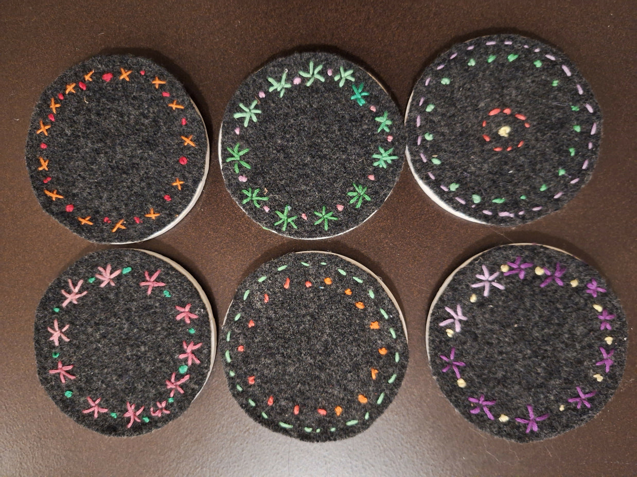 6 round embroidered coasters