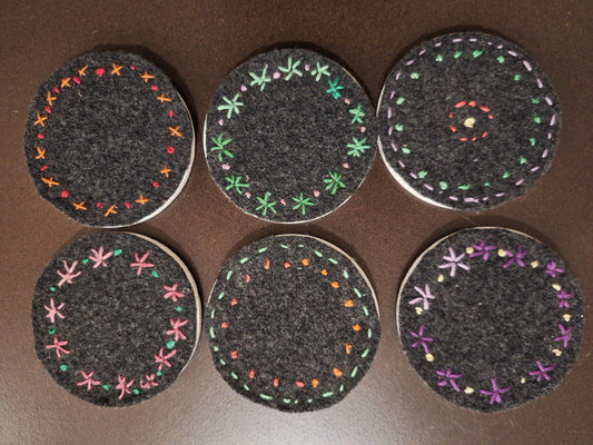 6 round embroidered coasters