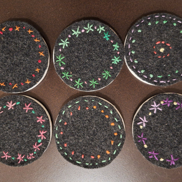 6 round embroidered coasters