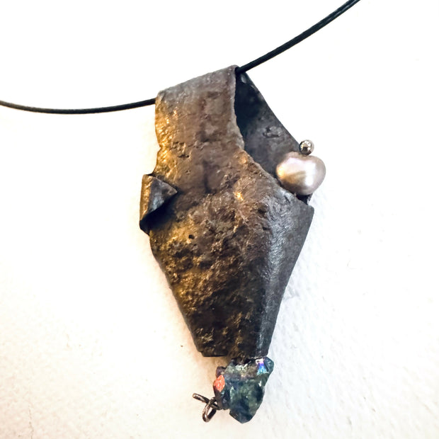 Reticulated pendants