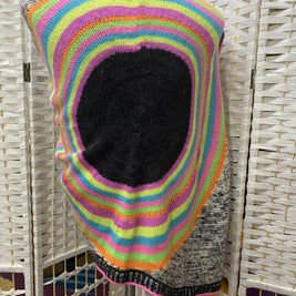 Neon “eye” shawl