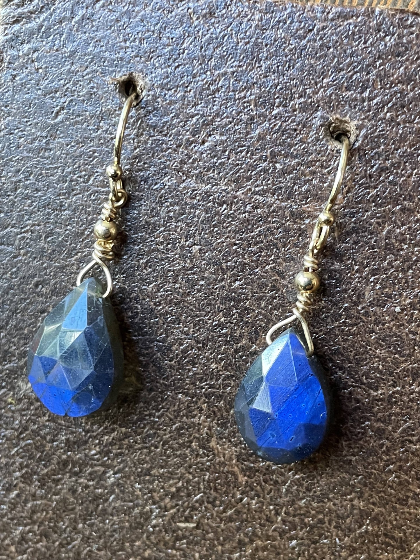 Drops of Goodness - Gemstone Earrings in gold - DOGERG